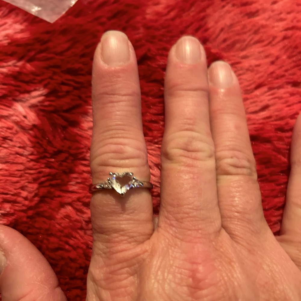 Brand new heart size 9 ring
